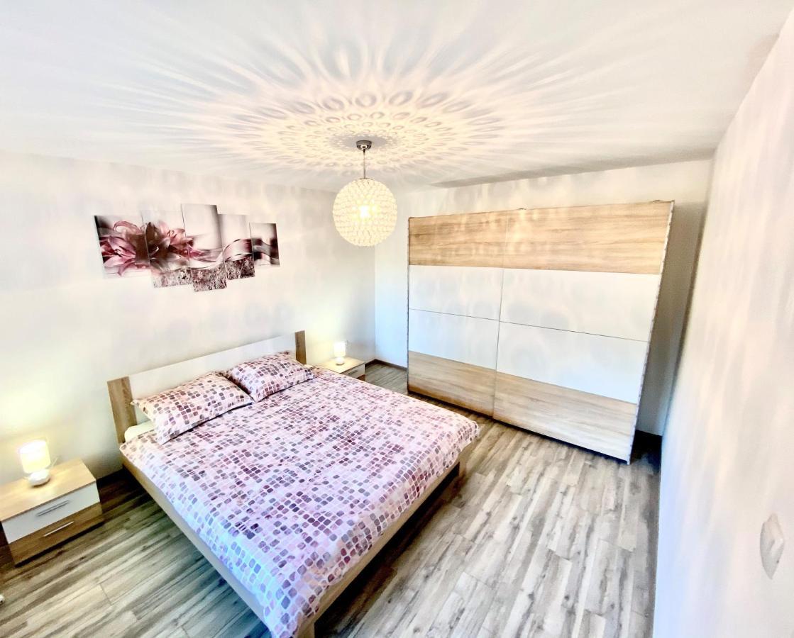 Guesthouse L&K Brinje Экстерьер фото