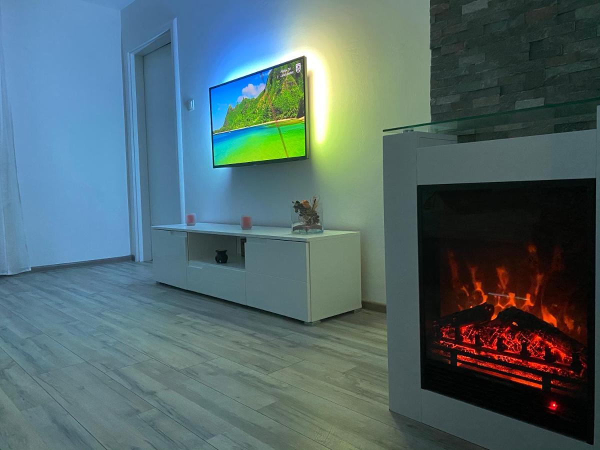 Guesthouse L&K Brinje Экстерьер фото