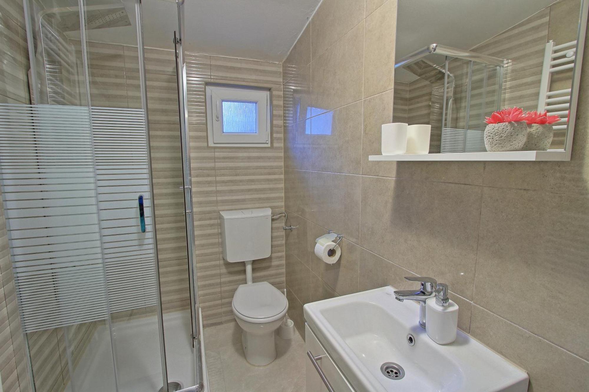 Guesthouse L&K Brinje Экстерьер фото